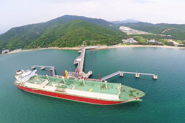 中国海油：进一步保障我国清洁能源供应 深圳LNG正式投产