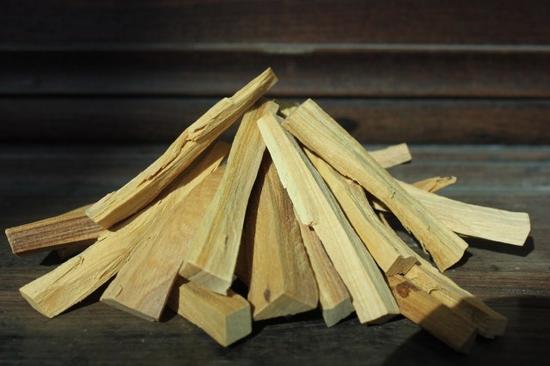 如何分辨沉香木与檀香木