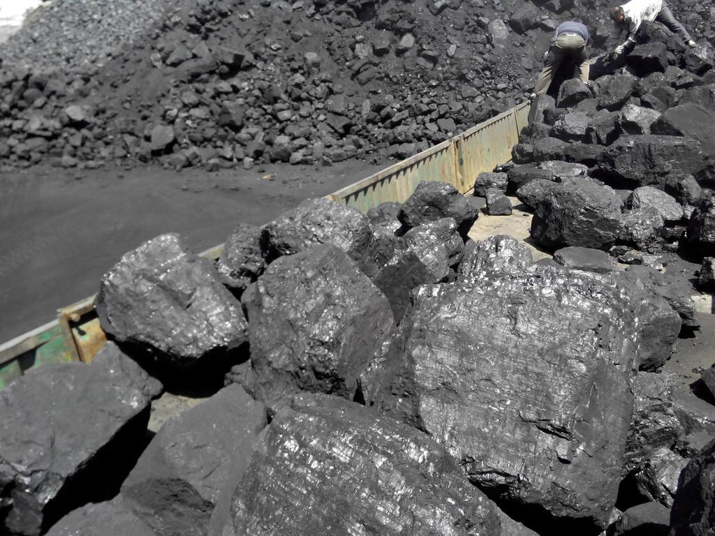 鄂尔多斯市成为国家14个大型煤炭基地之一