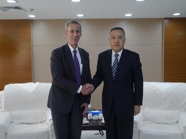 美媒:中美拟定谈判计划 争取11月前结束贸易僵