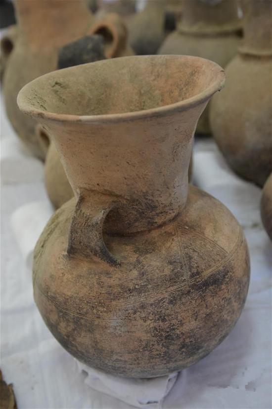 皮央东嘎墓葬遗址出土了一批距今约2000年的珍贵文物