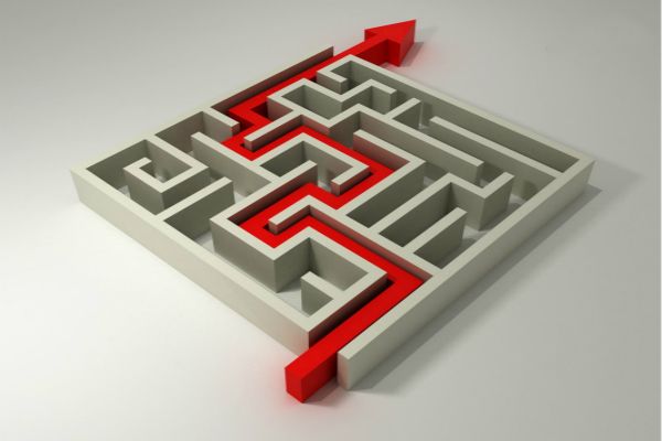 现货黄金身陷囹圄 千二成“过不去的坎”?