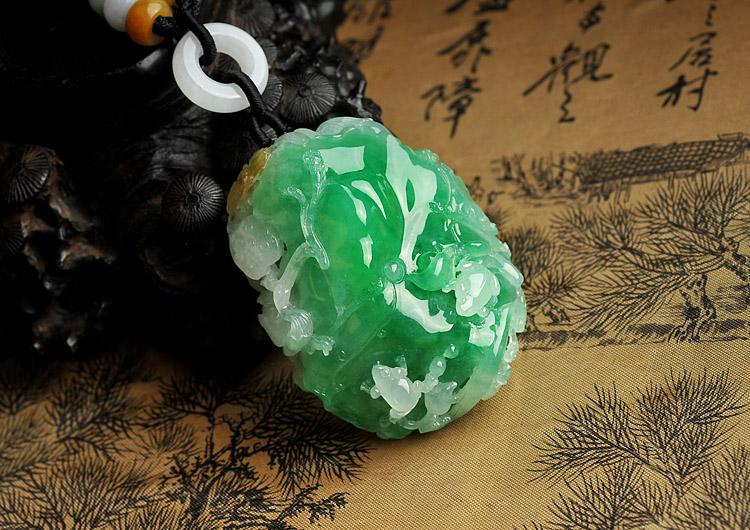 翡翠在清代就有“皇家玉”的美称 但为什么字形反而不从玉?