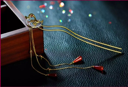 卓尔珠宝与CCTV一镇一品携手打造 国色天香