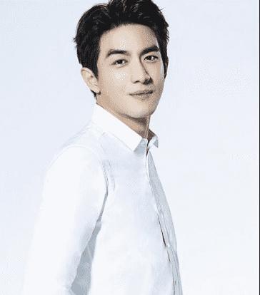 王思聪弟弟选秀 网友:比王思聪帅太多了!