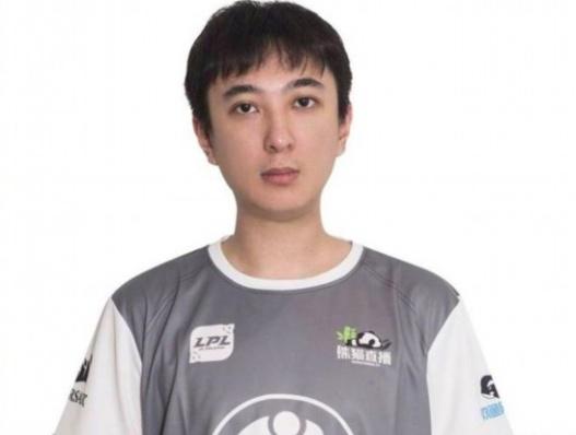 王思聪弟弟选秀 网友:比王思聪帅太多了!