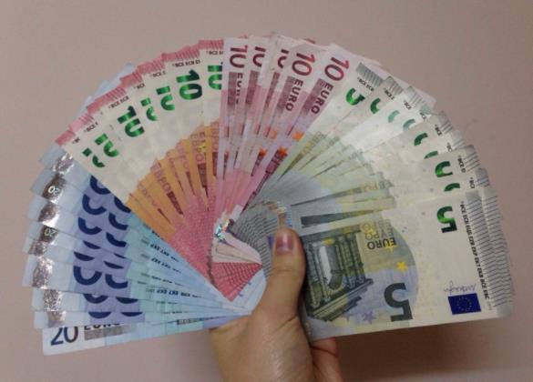 金投財(cái)經(jīng)晚間道:黃金遇“豬隊(duì)友” 多頭“害怕”了