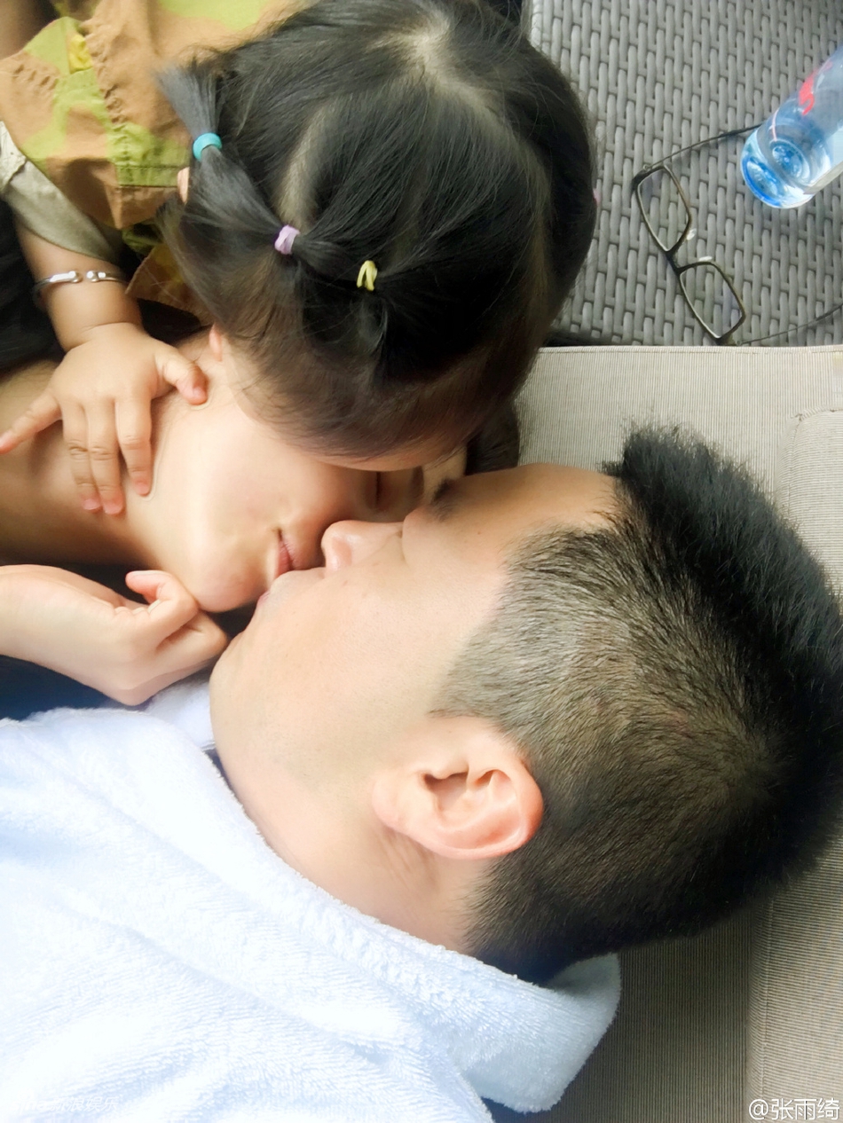 疑似张雨绮袁巴元复合 袁巴元离婚是为了保护妻女?