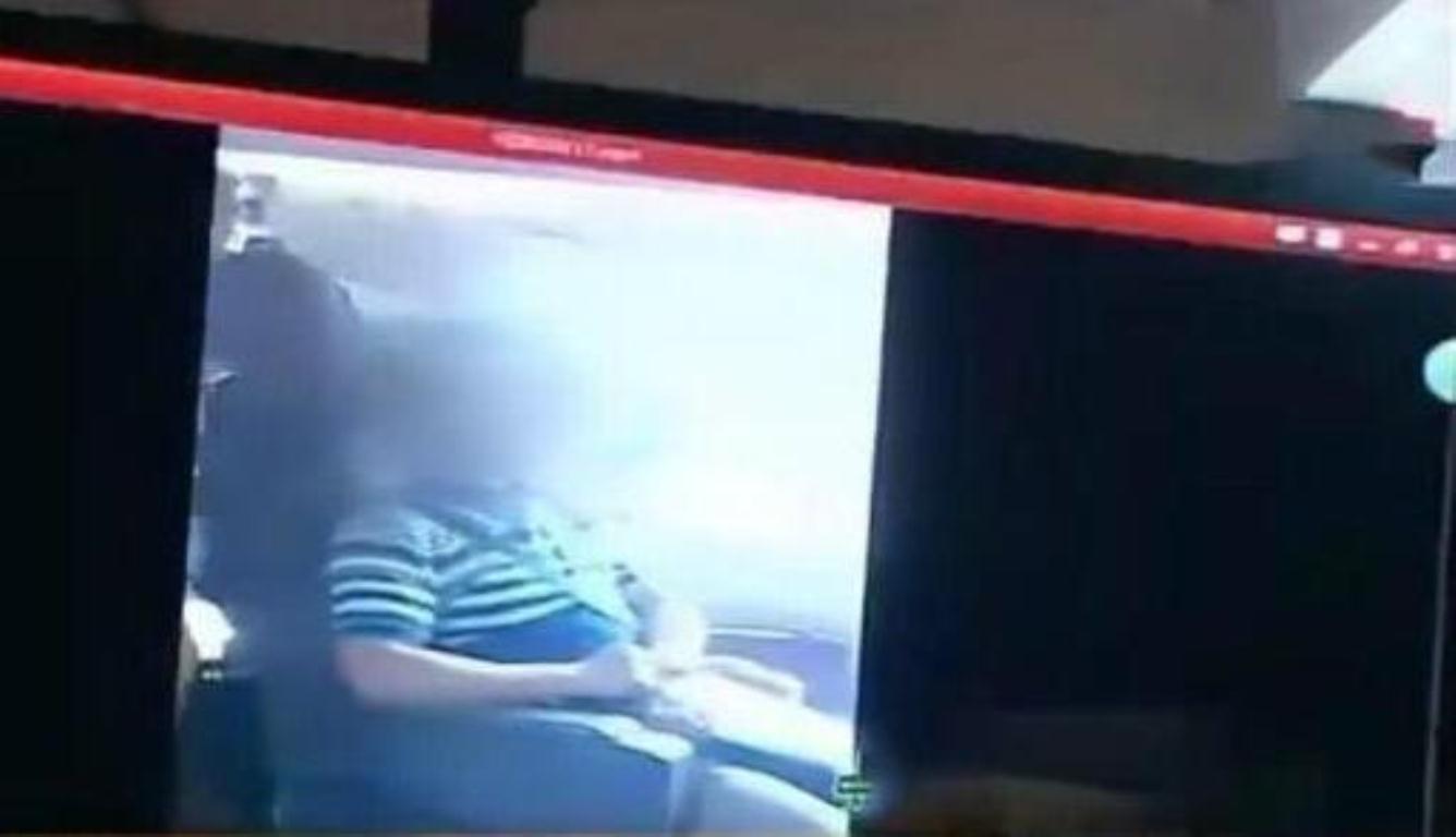 动手教训霸座男获刑4个月罚款6万