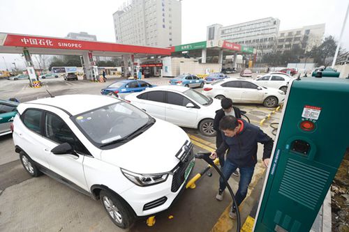 中国石化杭州古荡加油站新增8个电动汽车充电桩