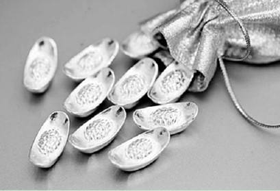 梅姨提交“B计划”备受关注 美元保持坚挺打压银价