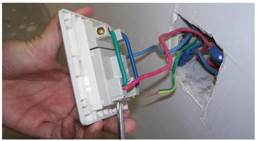 灯带的安装方法和图解 c18f217000741e1a64bdabd19fe3fc84.jpg?_=1548384306421