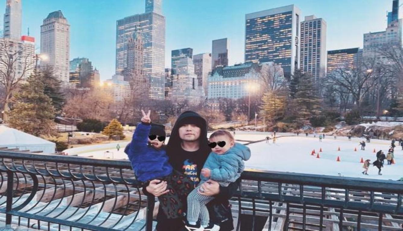 周杰伦晒儿子女儿正面照 这是什么神仙人生!