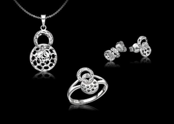 疯狂的贵金属:两年价格已超黄金!到底谁是赢家?