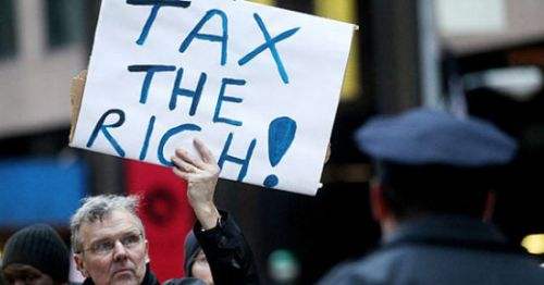 美民主党鼓噪开征“富人税” 遭指责称政客博眼球