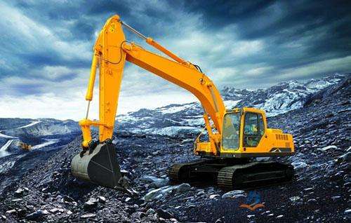 黑色系迎“暖春”