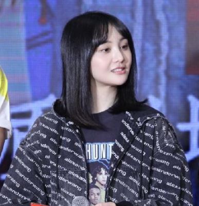 郑爽发布会扇嘴巴!吓坏众人这是怎么了?