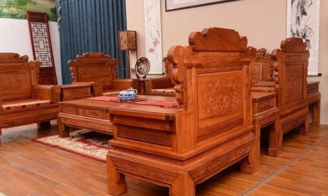 花梨木和酸枝木差别