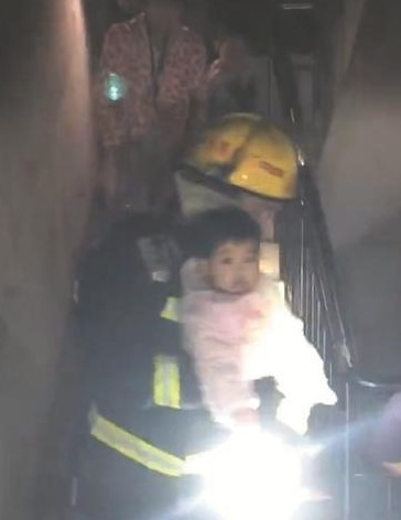 虎门高层建筑起火,高层建筑起火如何脱险?