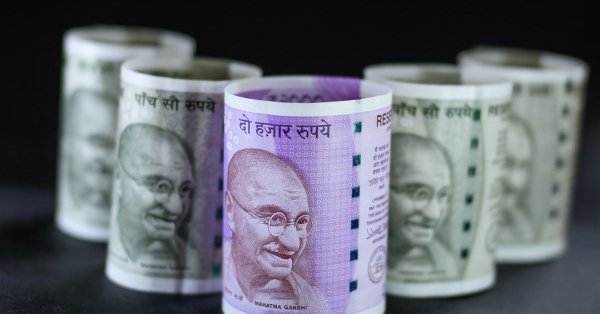 印度卢比看涨押注增加 人民币多仓消减