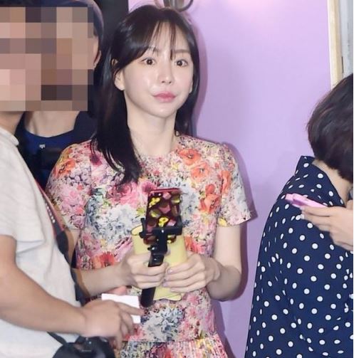 朴有天前女友黄荷娜被曝是胜利夜店常客 常炫耀自己人脉