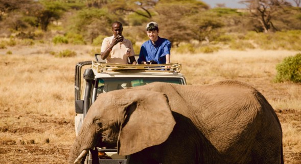蒂芙尼携手刘昊然踏上非洲之旅 为保护野生大象发声