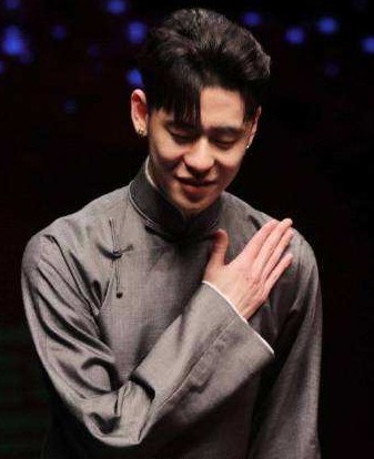 张云雷前女友给他一刀是真的吗