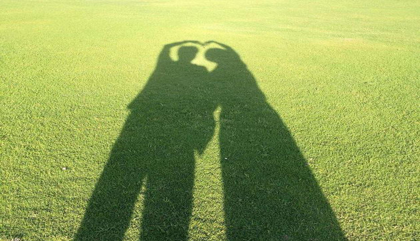 窦骁微信情侣头像曝光 二人合力比出一个心形