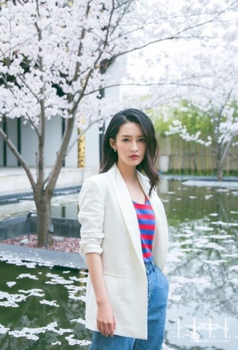 tasaki相伴李沁拍摄时尚大片