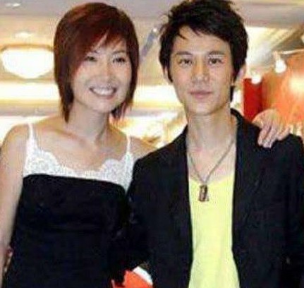 何炅结婚了吗 63aebee8fc8db5283726cdb8ddc79d11.jpg?_=1557372932495