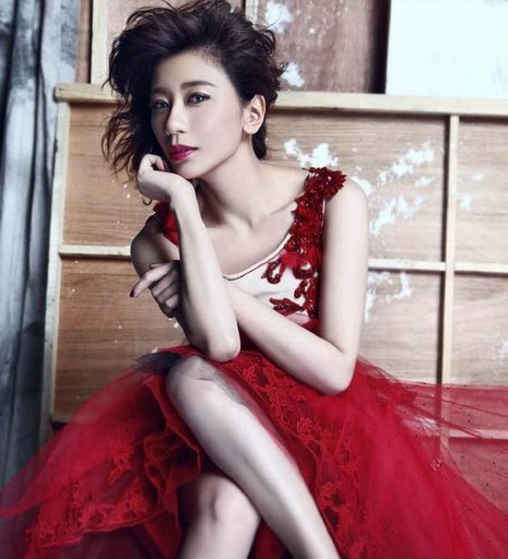 贾静雯为什么那么有钱