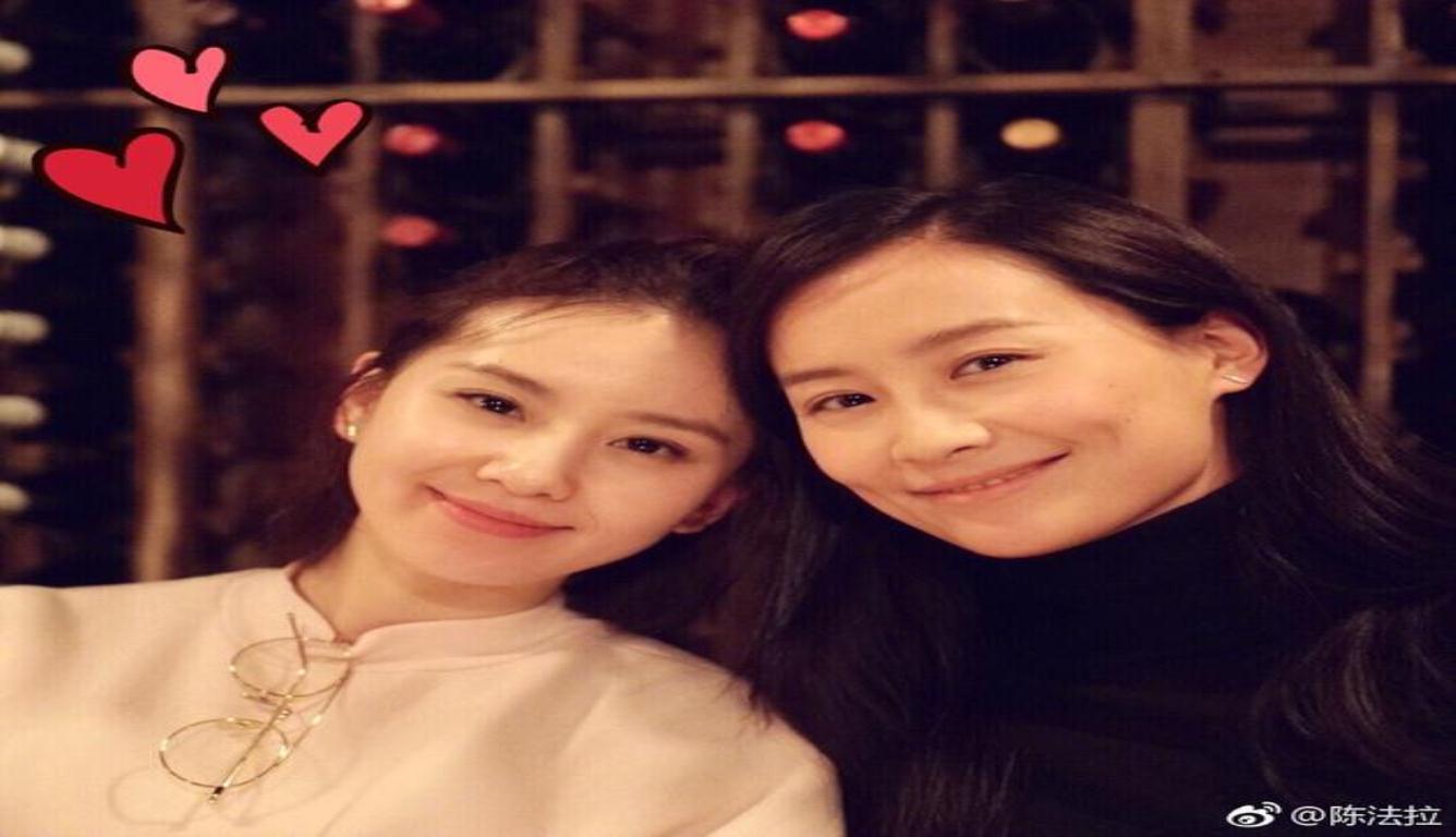 刘诗诗晒照恭喜陈法拉结婚:祝福美新娘