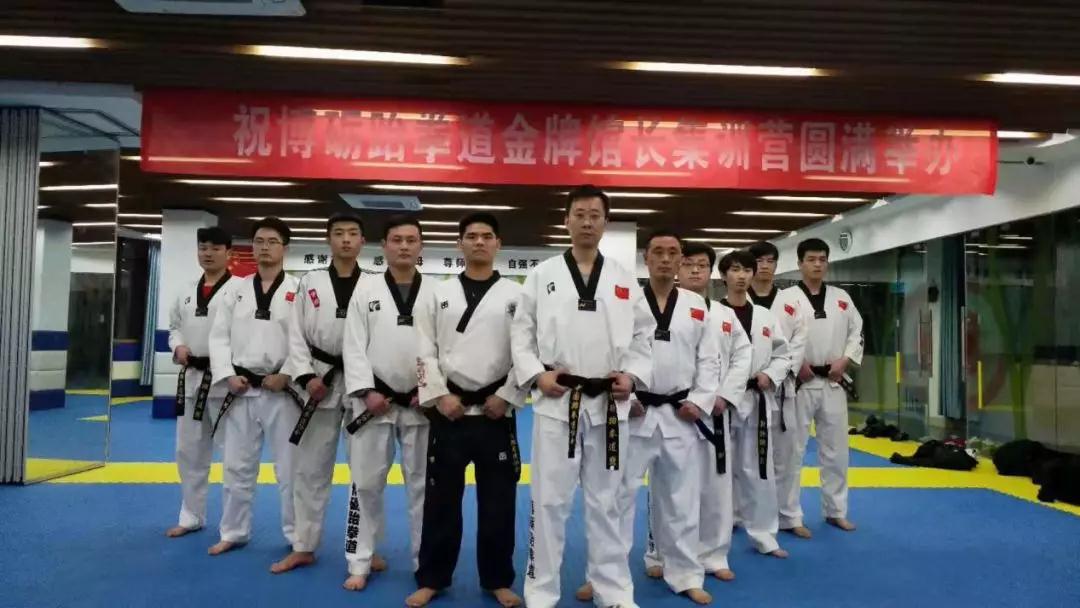 开业招百人 一个月入12万 他是怎么做到的?