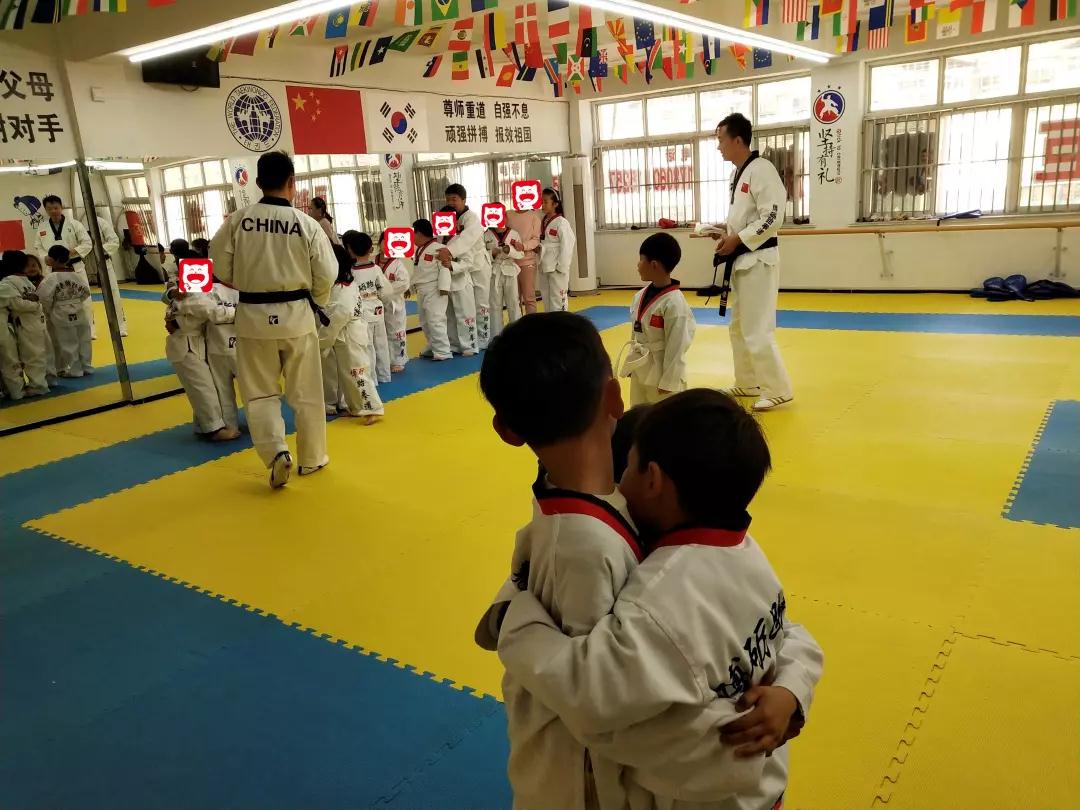 开业招百人 一个月入12万 他是怎么做到的?