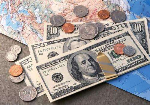 特朗普为明年竞选活动做准备 称其他人接管将导致前所未有的股市崩盘