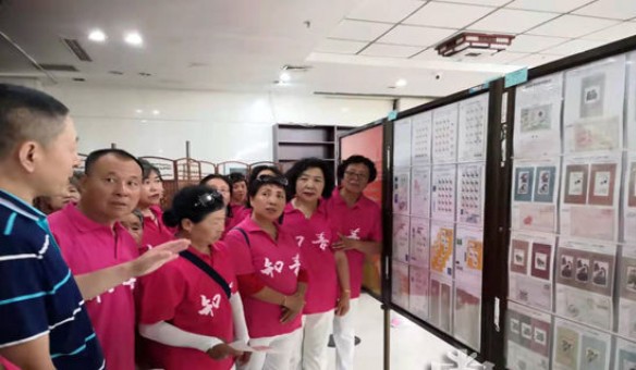 “庆祝中华人民共和国成立70周年黑龙江省生肖集邮展览”在哈尔滨开幕