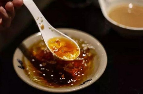 红糖冰粉这个传统小吃 怎么突然就火了?