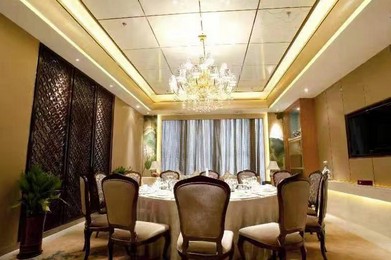 4年倒贴几千万 靠“拆”店 这家餐厅做到了每月营收600多万!