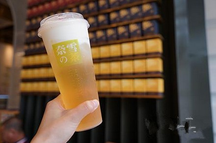 新茶饮贴身肉搏:奈雪の茶为啥能依旧缔造行业奇迹?