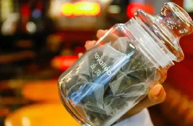 排队6小时买一杯奶茶 这些新晋网红自带什么成功密码?