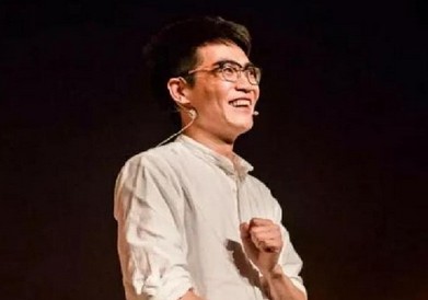 年入12亿的秘密：罗胖跨年演讲中的奶茶小哥是这么干的