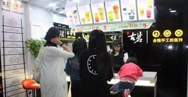 靠这6招 他在全国开了1200家奶茶店!