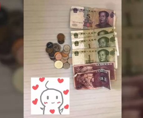 看完《烈火英雄》被感动 男孩送消防员零花钱