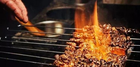 长沙这家烧烤店火了37年 它有何独到之处?