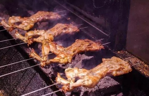 长沙这家烧烤店火了37年 它有何独到之处?