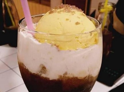 从17张桌子到月销10万份烤鱼 这三个门外汉做了什么?