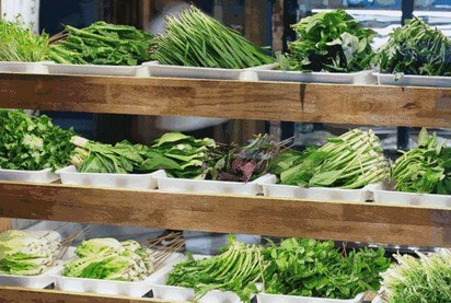 油麻辣子串串香:一店三开 挣三份钱