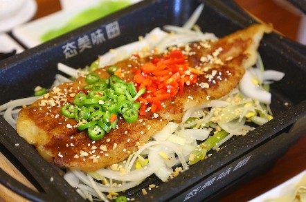 三年就成为领先品牌 态美味小份烤鱼饭做了什么?