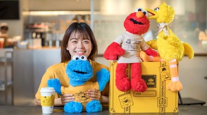 跨界大师喜茶又搞事了!联名芝麻街推出开学礼盒