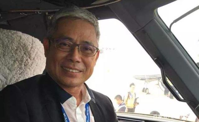 拥上百亿身家富豪拥有飞机驾照 亲自开飞机缺不幸遇难